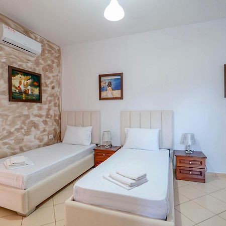 Eleni Guest House Sarandë エクステリア 写真