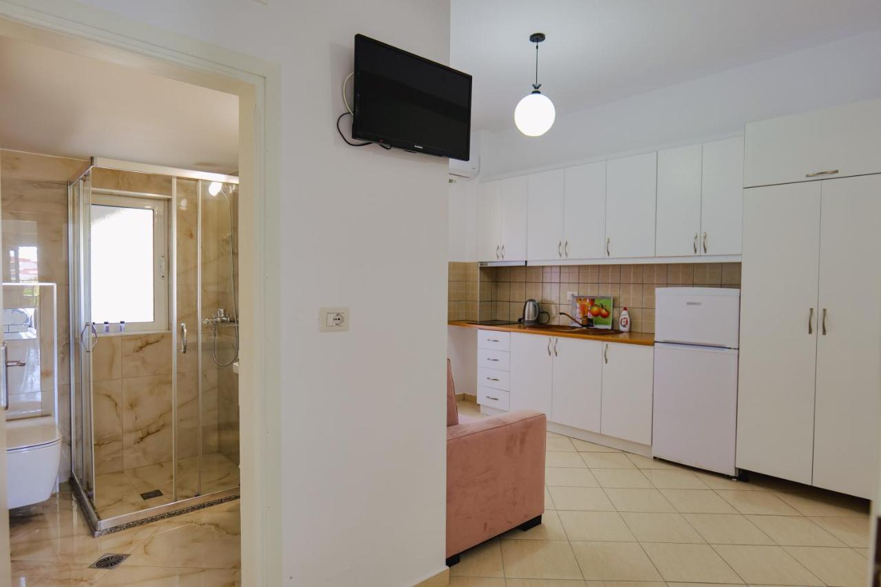Eleni Guest House Sarandë エクステリア 写真