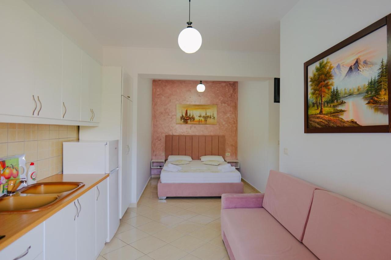 Eleni Guest House Sarandë エクステリア 写真