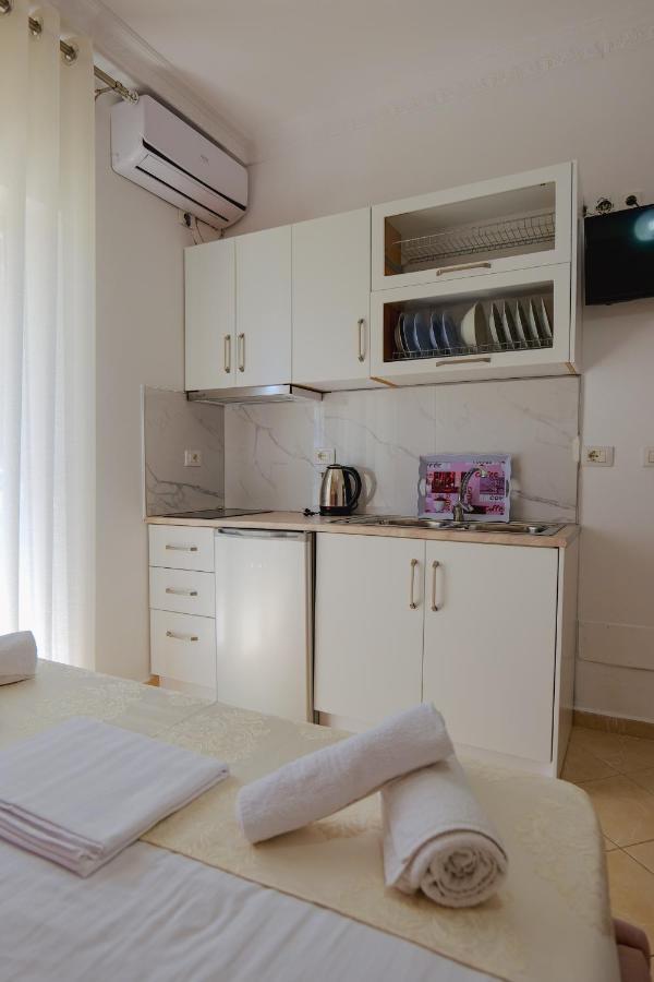 Eleni Guest House Sarandë エクステリア 写真