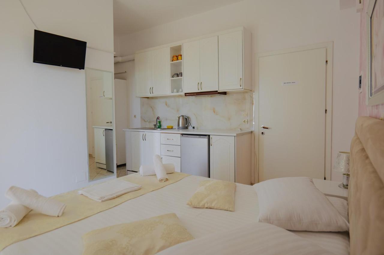 Eleni Guest House Sarandë エクステリア 写真