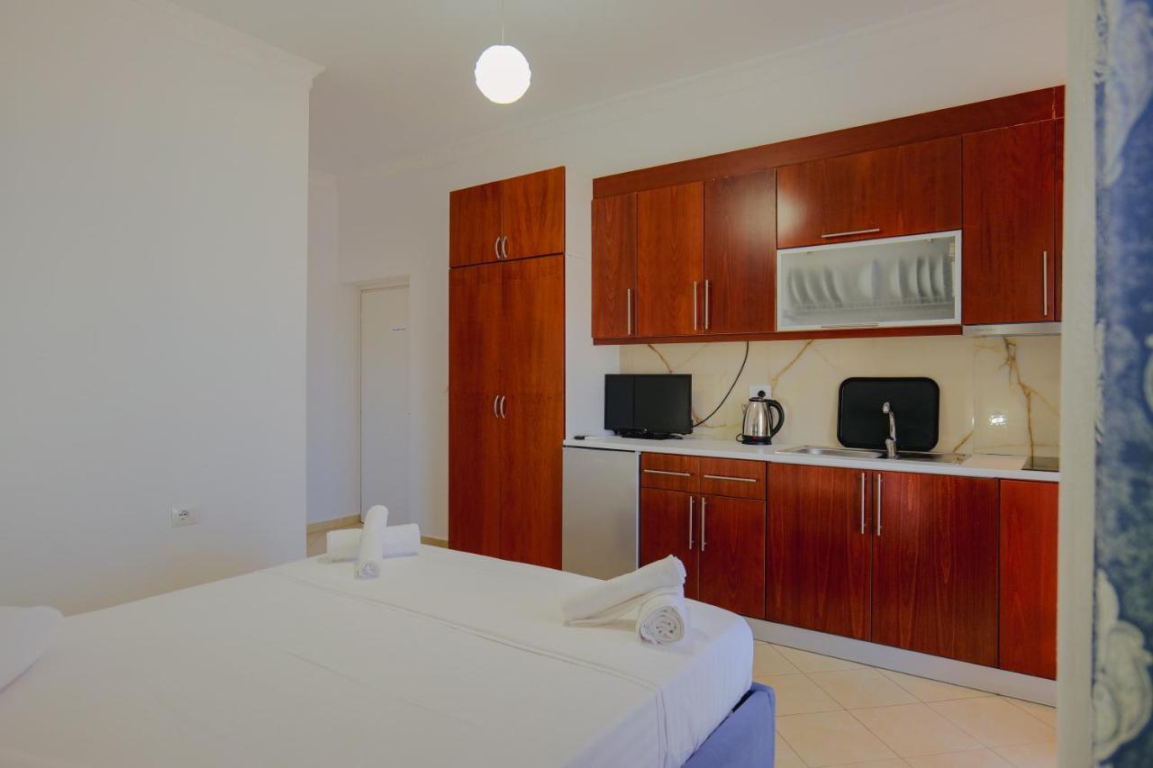 Eleni Guest House Sarandë エクステリア 写真