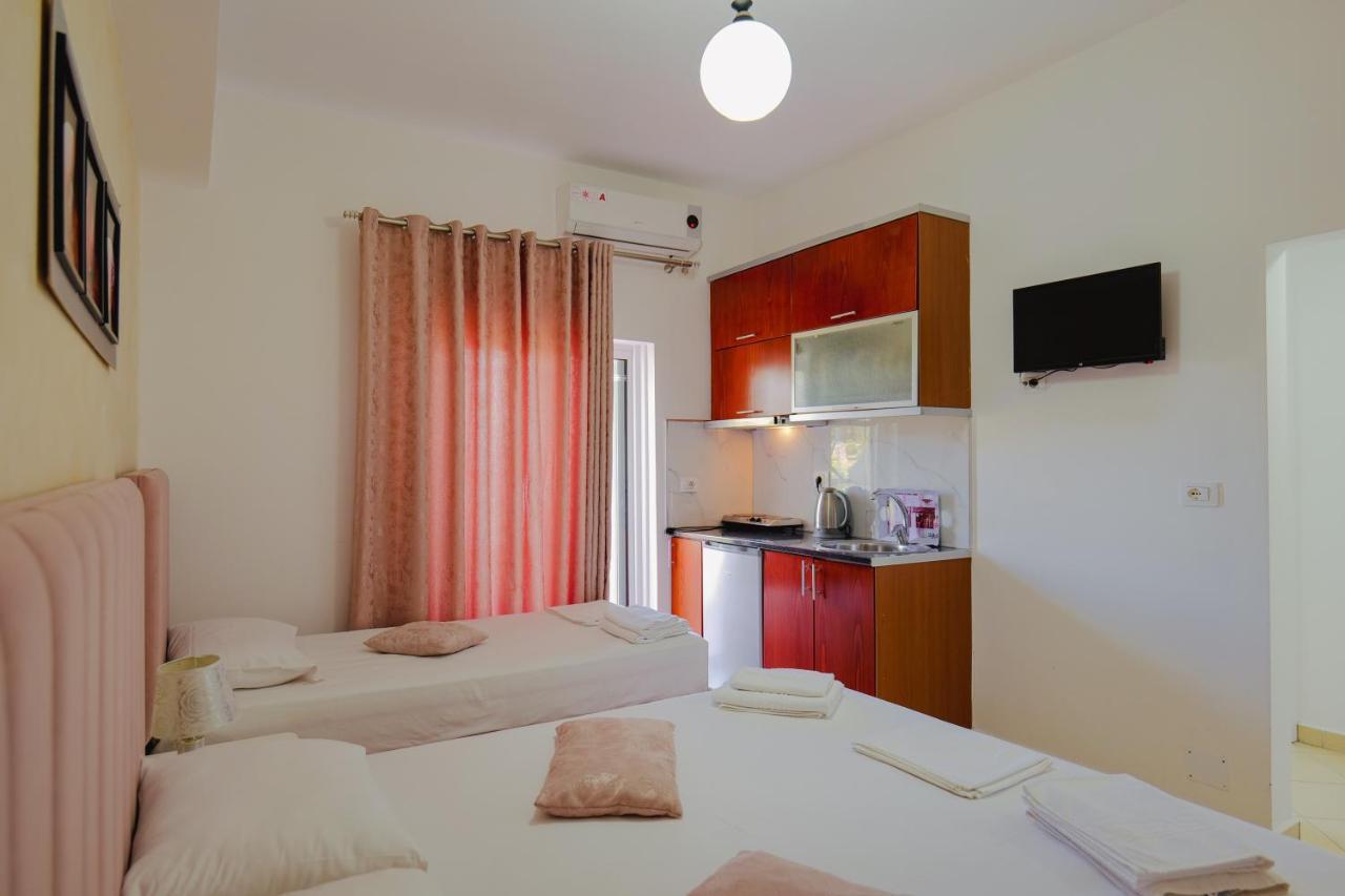 Eleni Guest House Sarandë エクステリア 写真