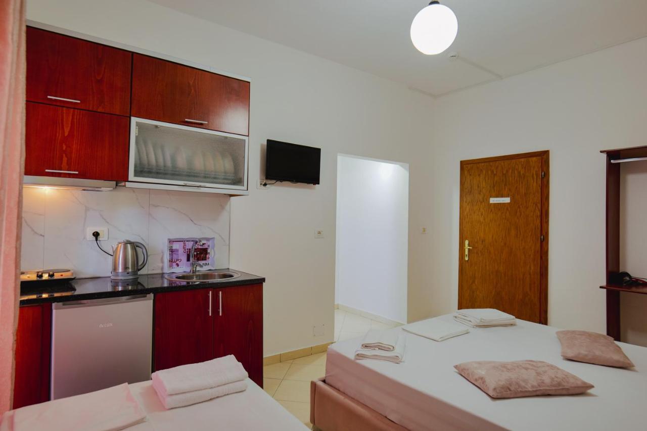 Eleni Guest House Sarandë エクステリア 写真