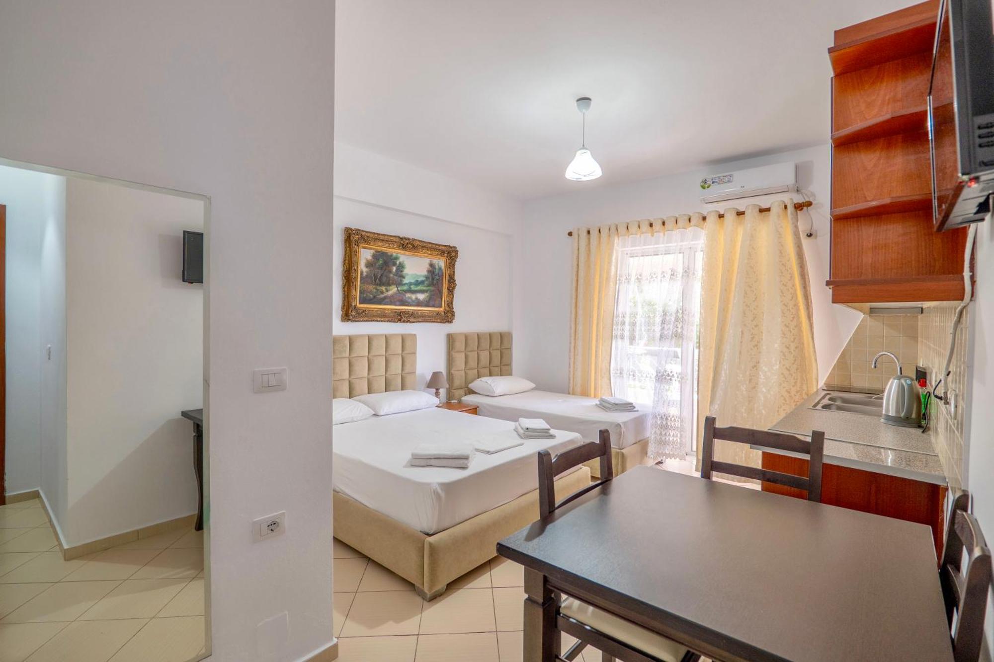 Eleni Guest House Sarandë エクステリア 写真