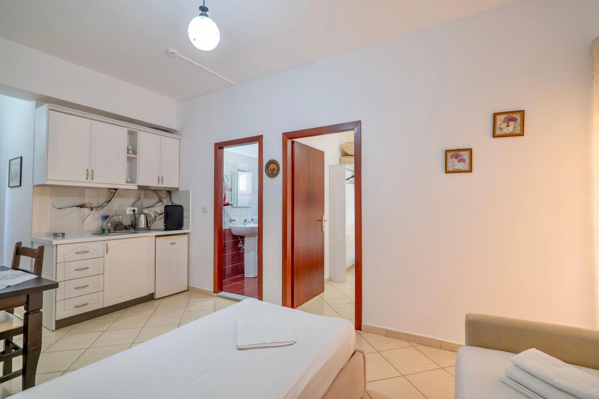 Eleni Guest House Sarandë エクステリア 写真