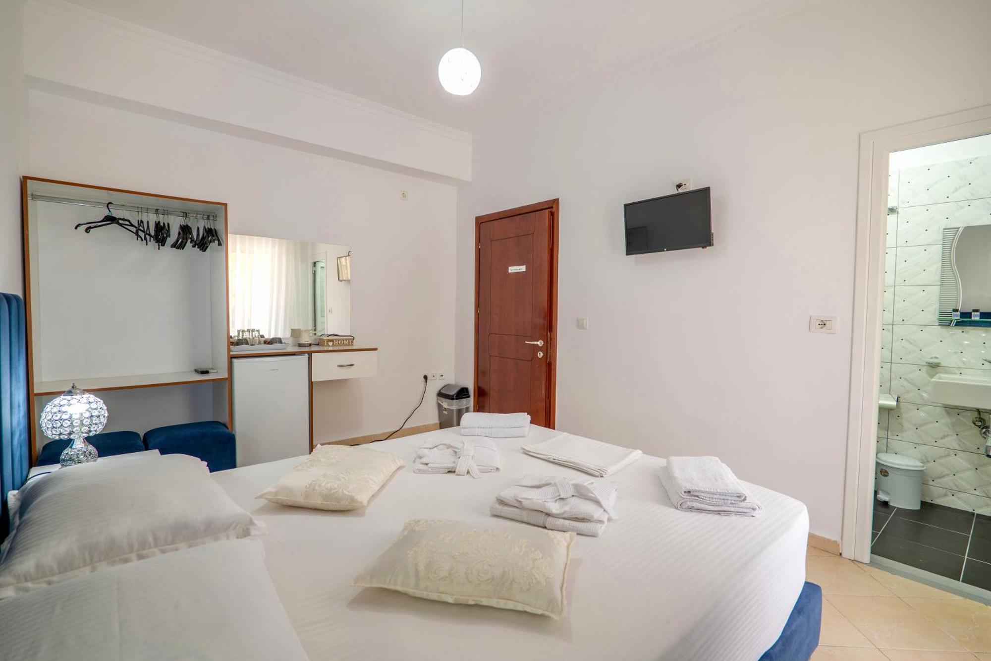 Eleni Guest House Sarandë エクステリア 写真