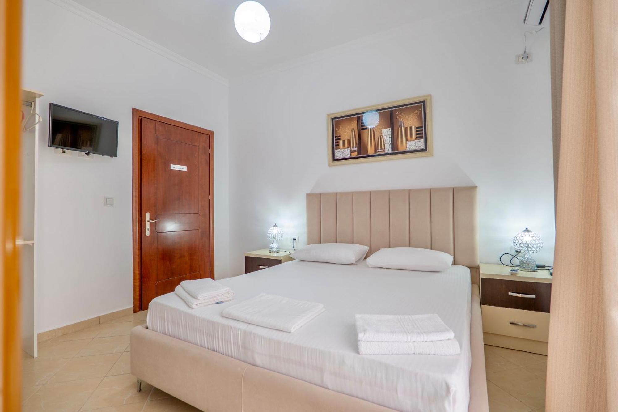 Eleni Guest House Sarandë エクステリア 写真
